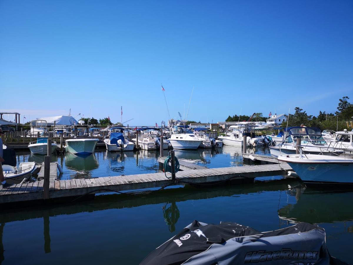 Bay Watch Hotel And Marina Hampton Bays Bagian luar foto