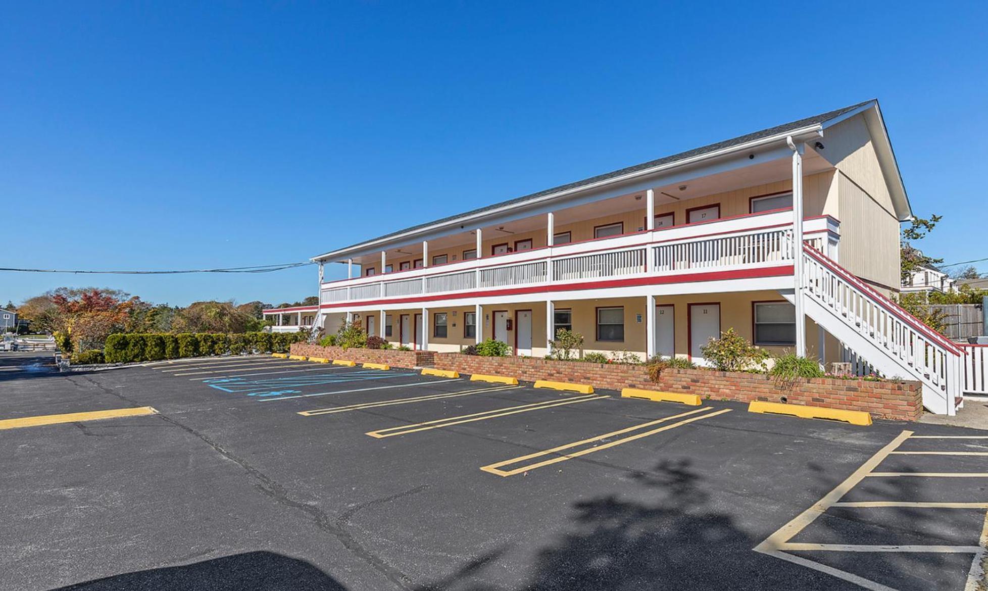 Bay Watch Hotel And Marina Hampton Bays Bagian luar foto