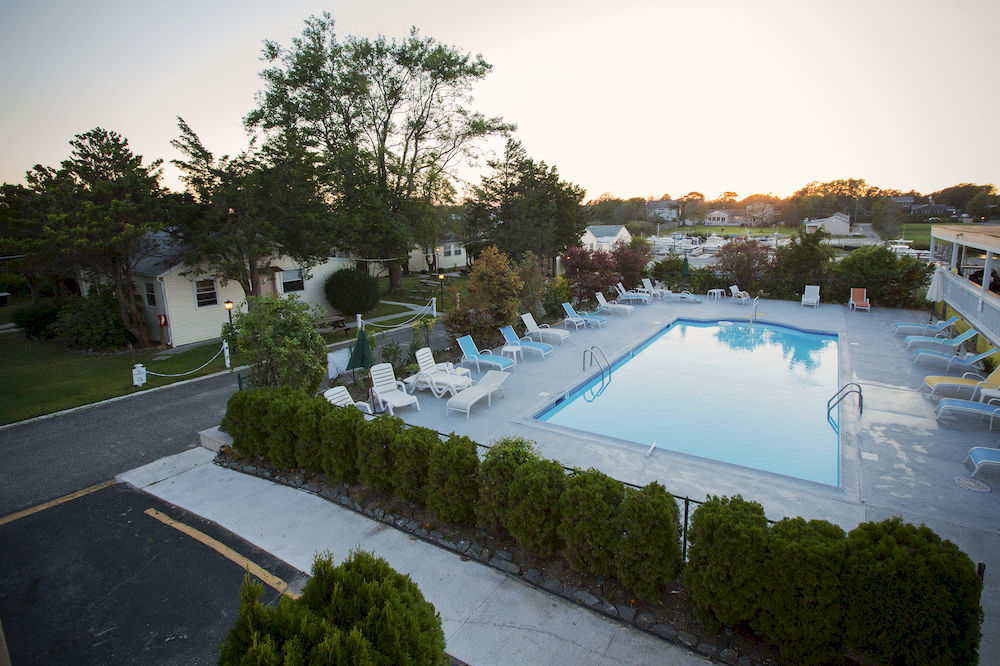 Bay Watch Hotel And Marina Hampton Bays Bagian luar foto